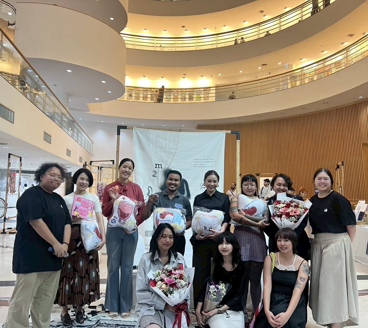 GarnPatsarin's tweet image. [Moon Blood Festival: เทศกาลเลือดเดือนหลากหลาย ณ หอศิลป์] 
หลังจากการประชุมพรรคเสร็จสิ้นเมื่อวานนี้ (2 กันยายน) รีบบึ่งรถมาที่หอศิลป์ กรุงเทพมหานคร ร่วมเป็นหนึ่งในวงสนทนาหัวข้อ "เมนส์เป็นของใคร" พูดคุยกับคนมีเมนส์ คุณอาทิตยา อาษา ผู้ร่วมก่อตั้ง TransEqual คุณแจน อุรุพงศา…