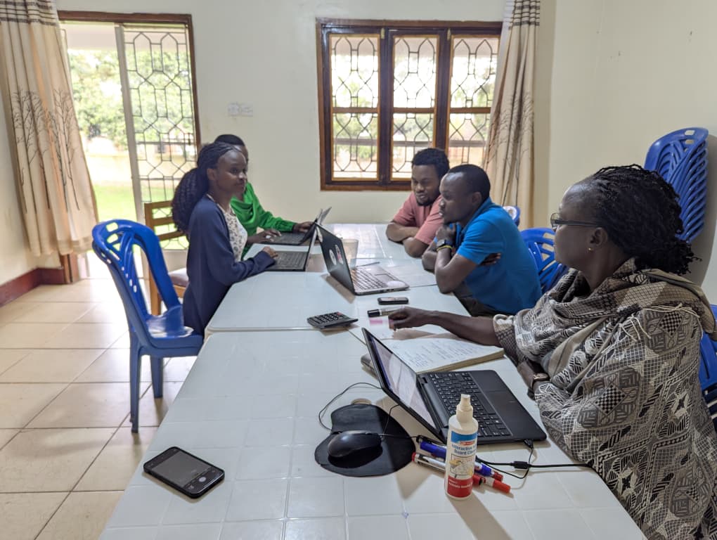 foscoduganda's tweet photo. From brainstorming to drafting, our projects team is preparing proposals for new environmental sustainability grants. Every idea brings us closer to creating sustainable cleaner, greener and empowered communities

@FOSCOD @ejfoundation @CleanEnergy @EndRuralPoverty @grantsdotgov https://t.co/ZH5Mn3ygYc
