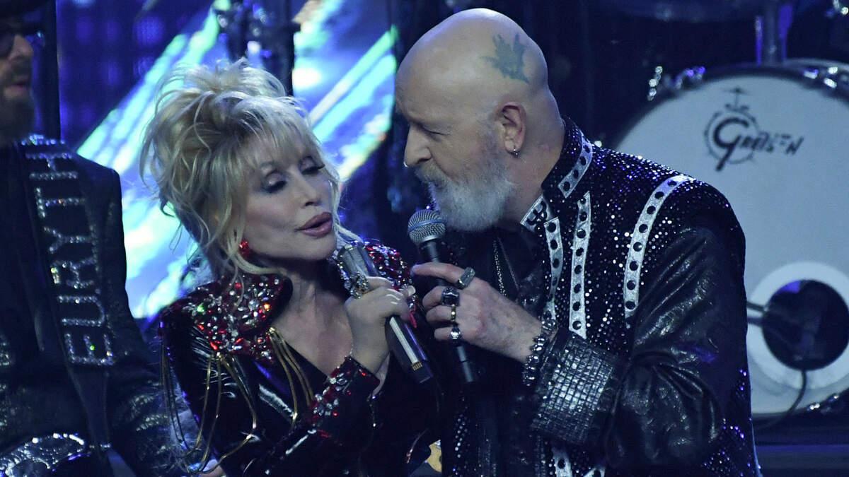Rob Halford Says Dolly Parton Was Everything He Imagined She Would Be | 97.5 KMOD kmod.iheart.com/content/2025-0…