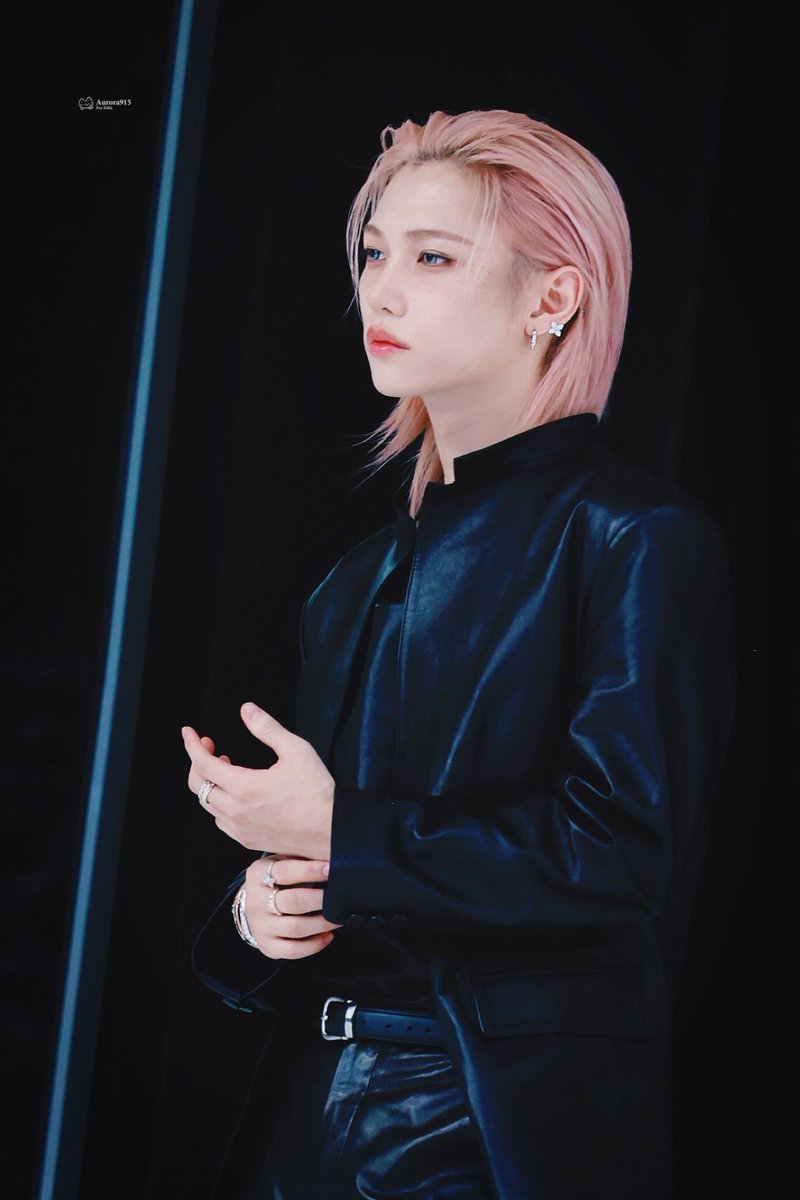 yongdeelixx's tweet photo. Dashing Prince! 

#HAUSNOWHERExFELIX https://t.co/6m4xrqaixH