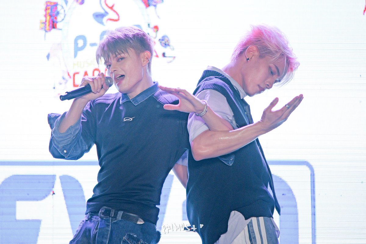 primusplus's tweet image. 250828 📸 NEW:ID THAD &amp;amp; JOM
PMCC @ ADAMSON UNIVERSITY

NEWID SETS PMCC ADU STAGE
#NEWIDXPPopMusicAndCultureCaravan 
#PMCC #PMCCatADU

#NewID_Thad @ThadSune 
#NewID_Jom @jomaceronn 
#New_ID @official_newID