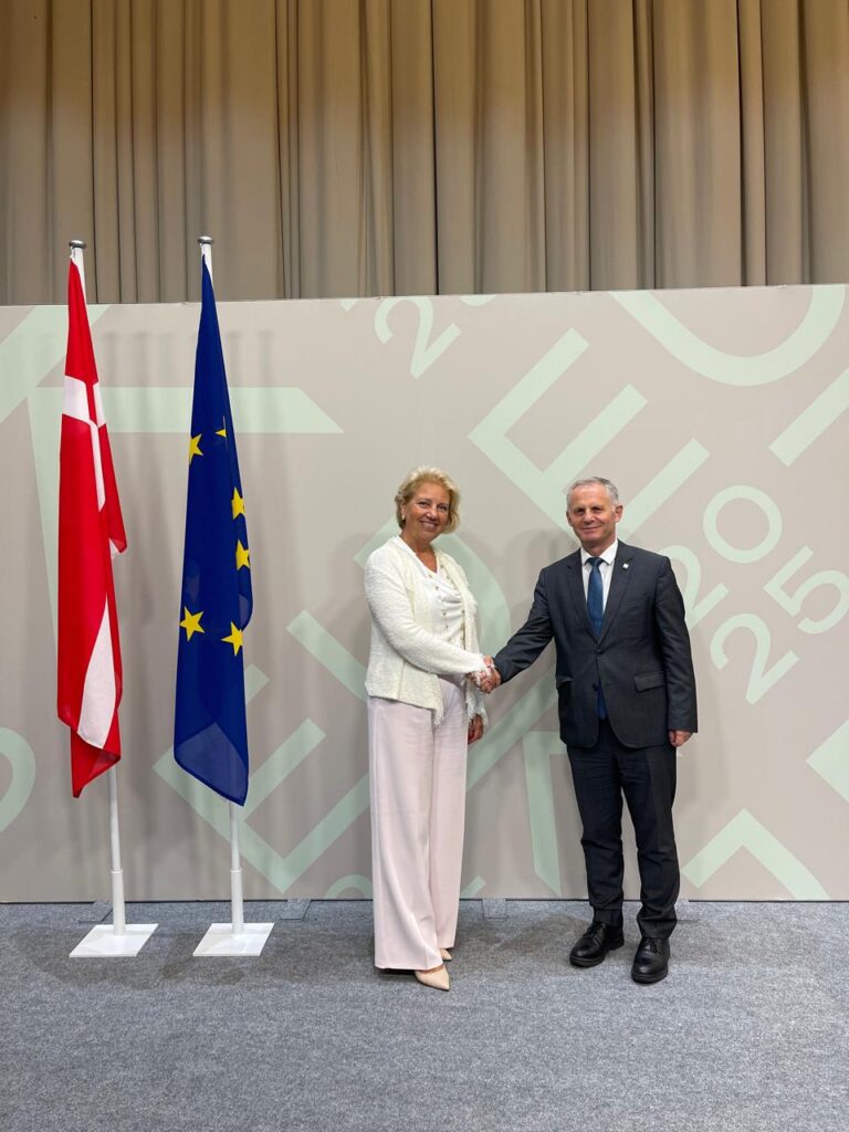 Besnik Bislimi (@bislimibesnik) on Twitter photo 🇭🇷 is one of our closest allies & partners. Together w/State Secretary for Europe <a href="/AndrejaMetelko/">Andreja Metelko-Zgombić</a> we discussed about our excellent bilateral relations, potential to increase cooperation in many areas & 🇽🇰's progress alongside our aspiration for Euro-Atlantic integration. 🇭🇷 is one of our closest allies & partners. Together w/State Secretary for Europe <a href="/AndrejaMetelko/">Andreja Metelko-Zgombić</a> we discussed about our excellent bilateral relations, potential to increase cooperation in many areas & 🇽🇰's progress alongside our aspiration for Euro-Atlantic integration.