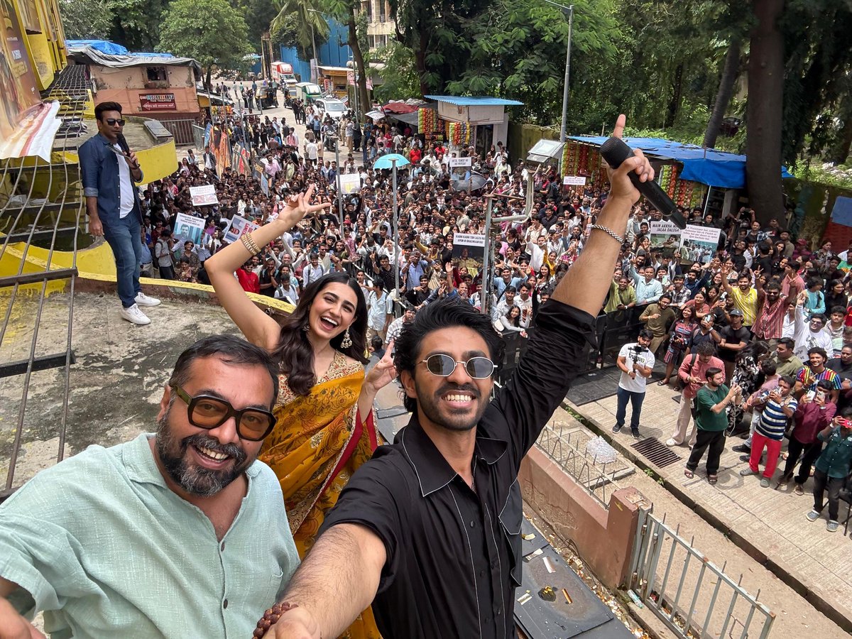 punjabkesari's tweet image. Experience the madness as #AnuragKashyap’s Nishaanchi trailer lights up the iconic Gaiety Galaxy in Mumbai! 🌟 Starring The Man Amongst The Boys #AaishvaryThackeray and Vedika Pinto, the fan frenzy says it all. 💥 Hitting cinemas September 19, 2025.