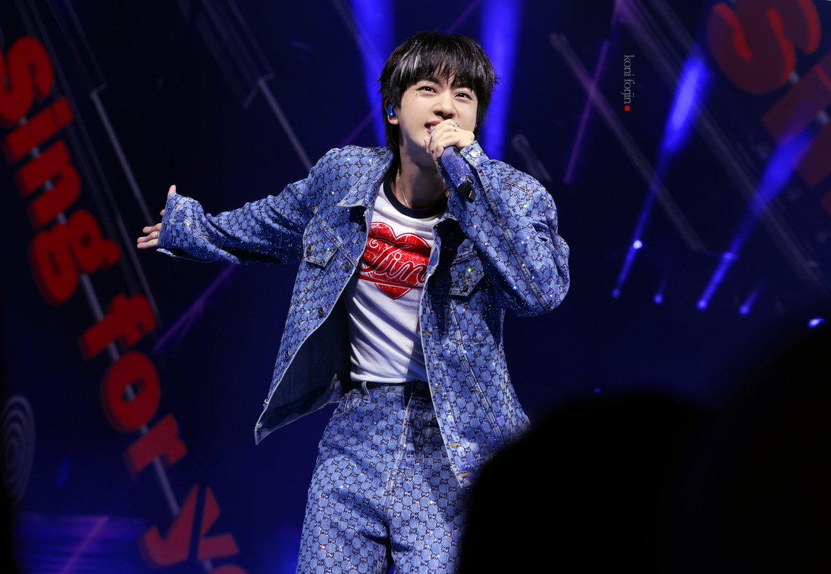 jjinhanhat's tweet image. 전시회랑 다큐랑 메모리즈 줘요!
앵콘이랑 3집도 언제까지나 기다릴게😆
너무 재미있고 즐겁고 행복한 공연이었어 
보고싶다 석진아
달려라 석진은 계속됩니다!
달려라!!석진!!!
THANK YOU RUNSEOKJINepTOUR
RUN WITH JIN FOREVER
#행복했다_런석진투어_수고했어_김석진
#김석진의_도전은_계속됩니다