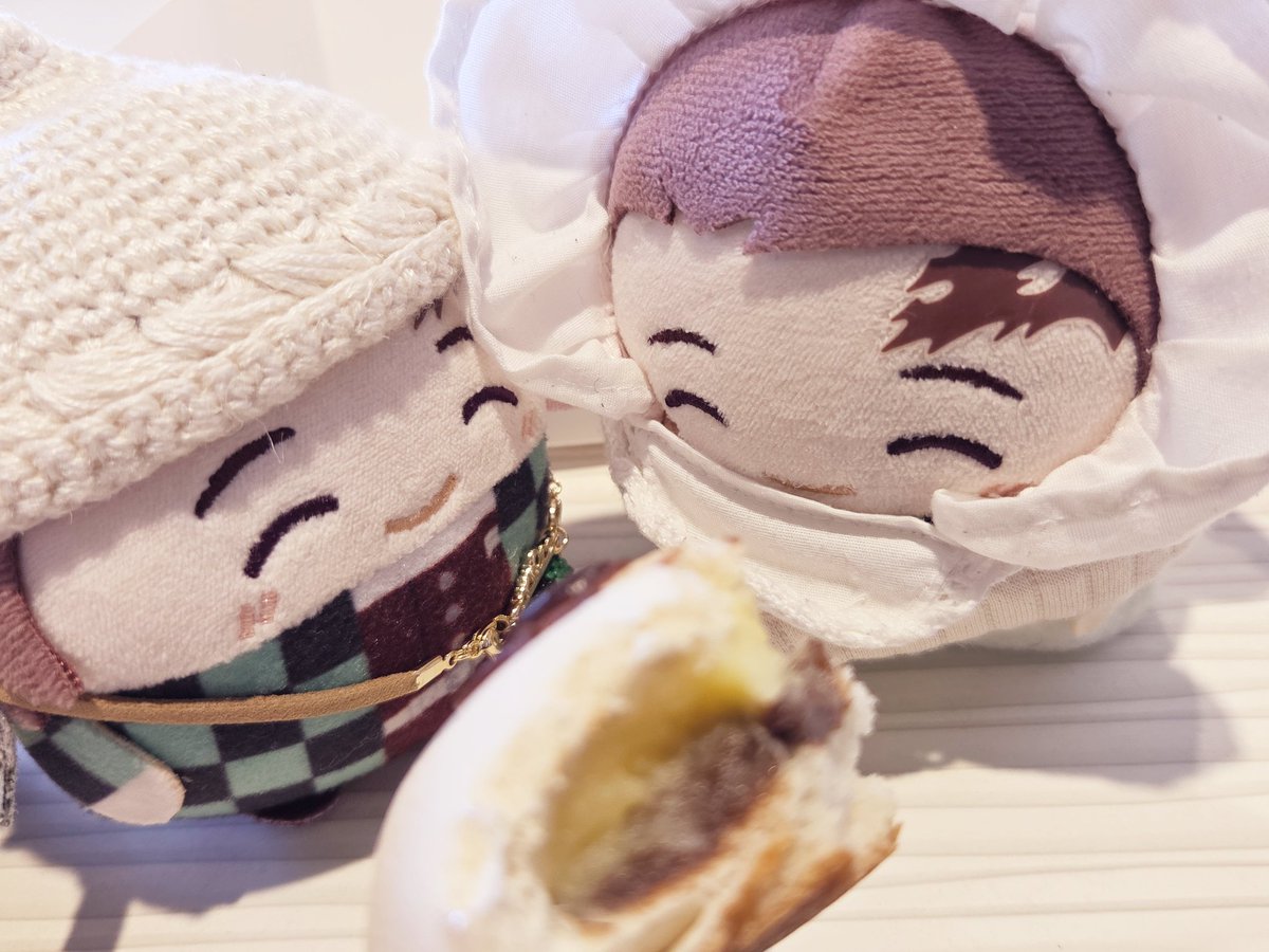 (っ˶´◜ᴗ◝`˶c)あむあむ！✨
(っ˶´◜ᴗ◝`˶c)おいし？
(っ˶´◜ᴗ◝`˶c)うん！✨おいちね〜！✨

(っ˶´◜ᴗ◝`c)なんか…ちったくなったった…
(っ˶´◜ᴗ◝`˶c)かすたど！ちょこも！いいねぇ〜！💦
(っ •̀ ᴗ •́ c)実に美味そうだな！！💦
(っ˶´◜ᴗ◝`˶c)うん！

(っ´◜ᴗ◝`c)も、こりぇだちぇ……