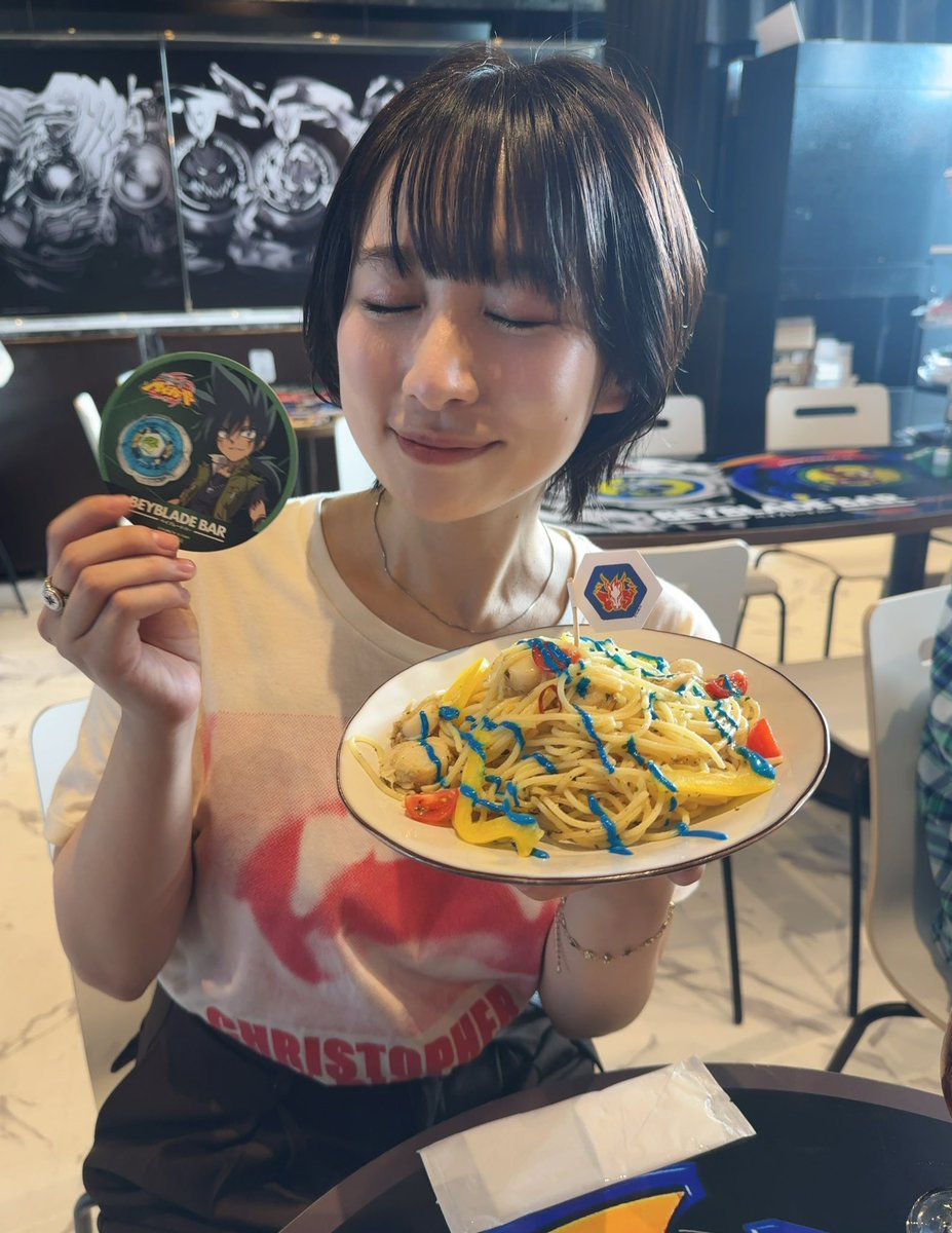 4回目のベイブレードバー🍸
ベイやってる友達を誘って行ってきました!!ペペロンチーノめちゃ美味しかった。

大会の練習の為に行ったけど、フリバ負けまくりでやばい…やばい…!!
私、やばい!!笑

でもやっぱバトルするの楽しい🔥
いい汗かいた〜🥳

 #ベイブレードバー
 #ベイブレードX