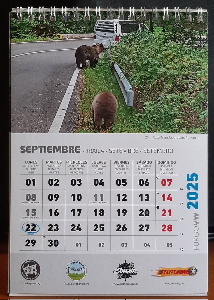 Página de septiembre del calendario furgovw-2025, con fotografía del forero Z4 en la ruta Transfagarasan de Rumania. Felices vacaciones a quienes hayan esperado a este mes para cogerlas y buen retorno a las rutinas habituales para el resto.