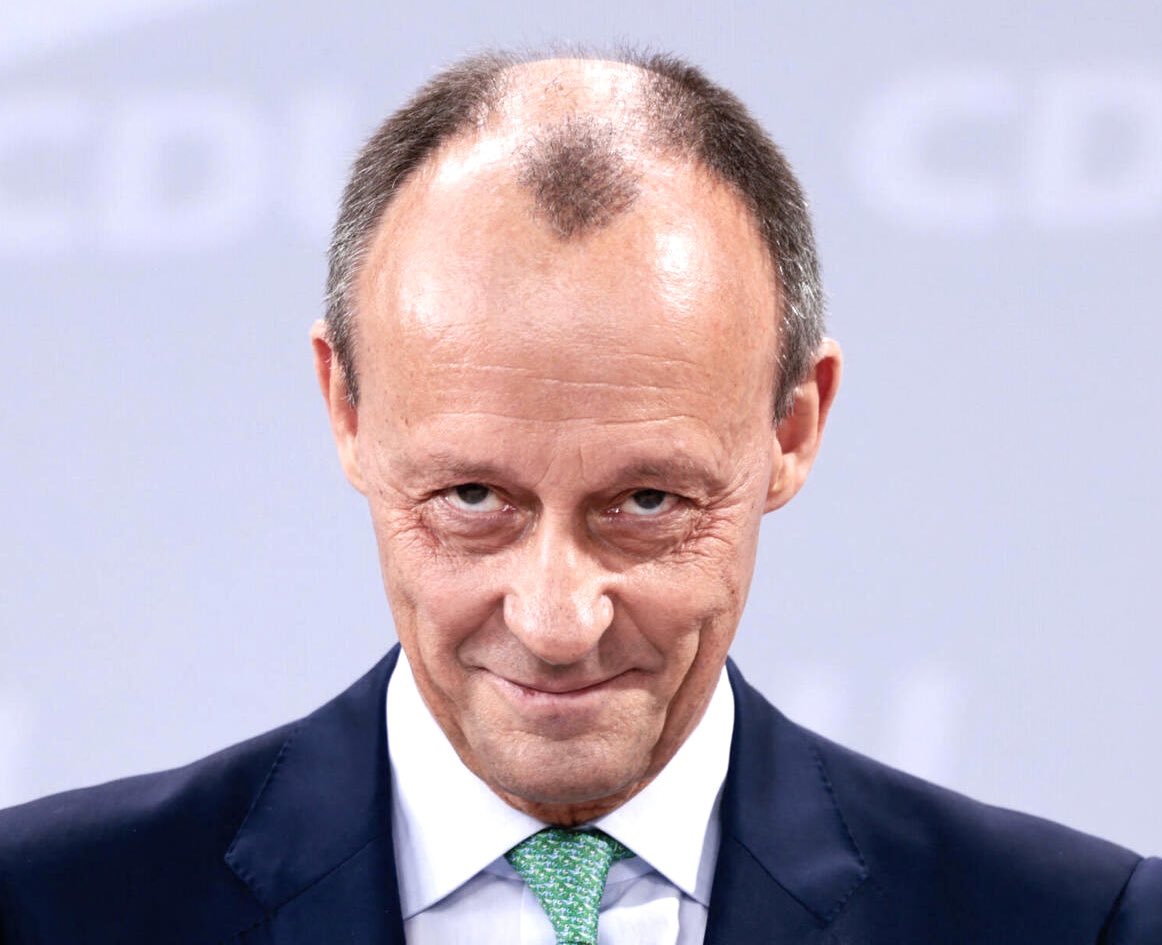 f_philippot's tweet image. Guerre !

Accès de folie du chancelier allemand Merz qui vient de tweeter un message ultra agressif et belliqueux contre la Russie et Poutine ! ⤵️

« Poutine est un criminel de guerre ! Il est peut-être le criminel de guerre le plus grave de notre époque, à grande échelle ! »

«…