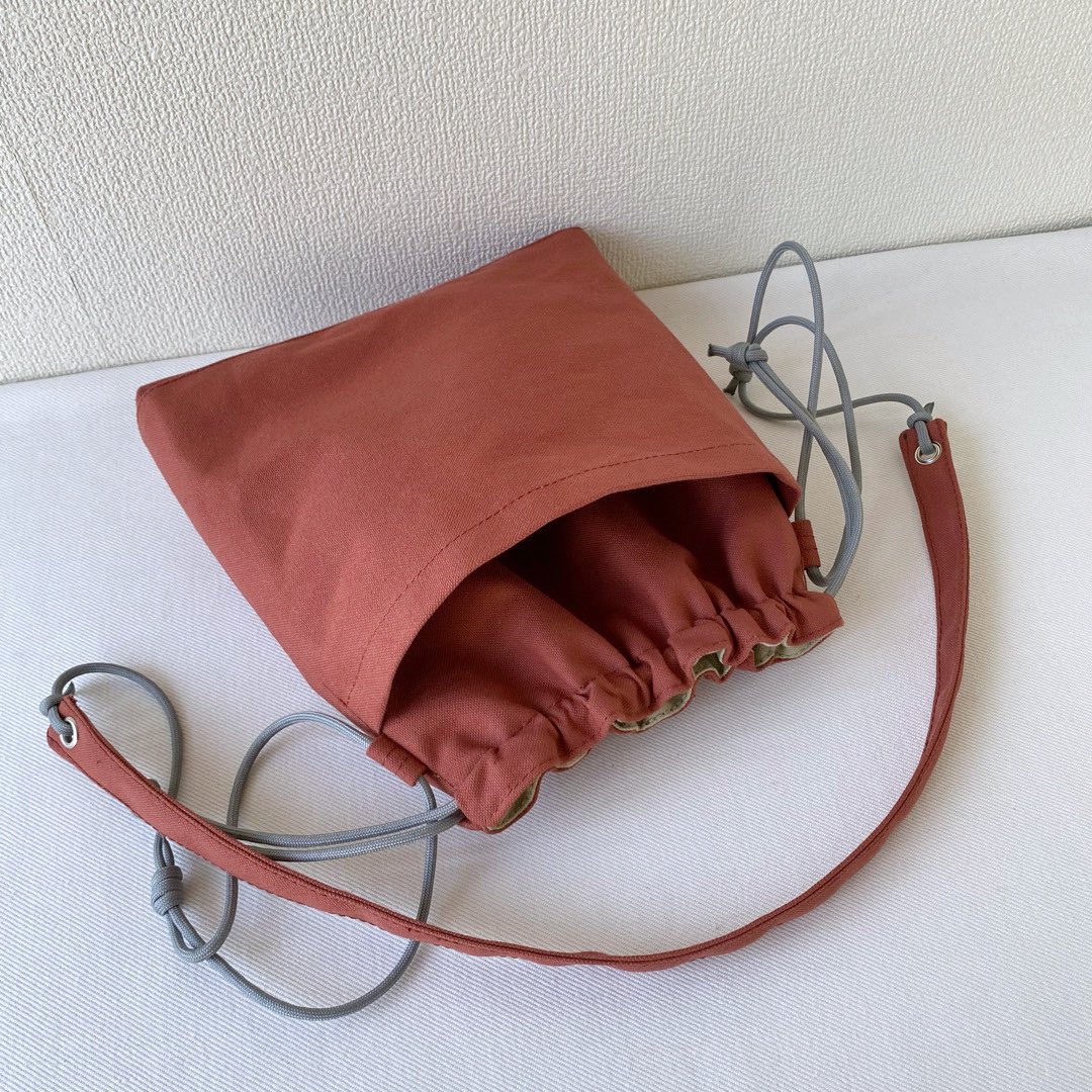 ⭐︎ヘルムートラング⭐︎レア物巾着バッグ２色 ⭐︎ヘルムートラング⭐︎レア物巾着バッグ2色 グッズ | BINGOYA