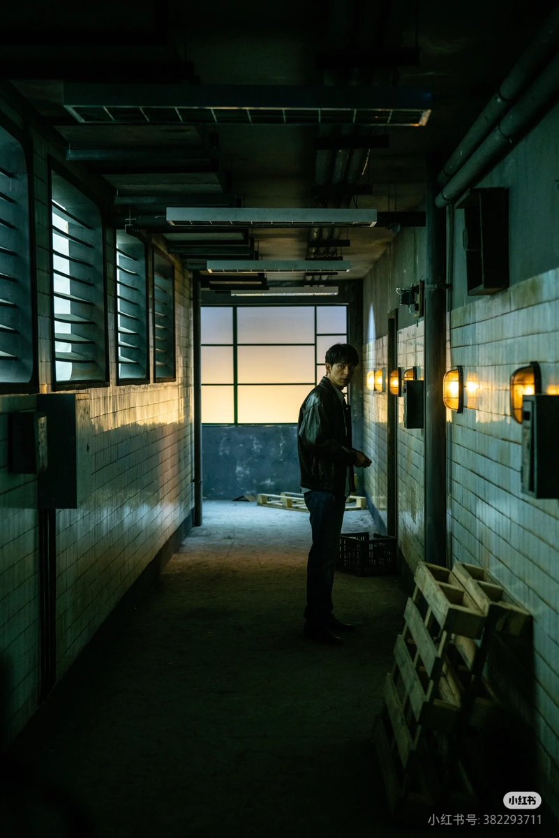 ผกกหลินเคยโพสต์ไว้ #11LEFT ถ่ายปี2020 ส่งไอเดียคร่าวๆไปให้หลี่ ไม่คิดว่าหลี่จะตอบรับเร็วขนาดนี้ และที่ยิ่งกว่าคือกำลังใจและการสนับสนุนอย่างไม่มีเงื่อนไข ได้เริ่มต้นทดลองอย่างแท้จริงถ่ายทำในรูปแบบตอนละ 5 นาที 6 ตอน ถ่ายในstudioห่างไกลในเหิงเตี้ยน
#หลี่เซี่ยน #LiXian 💰หมดเป๋าเลยปะ