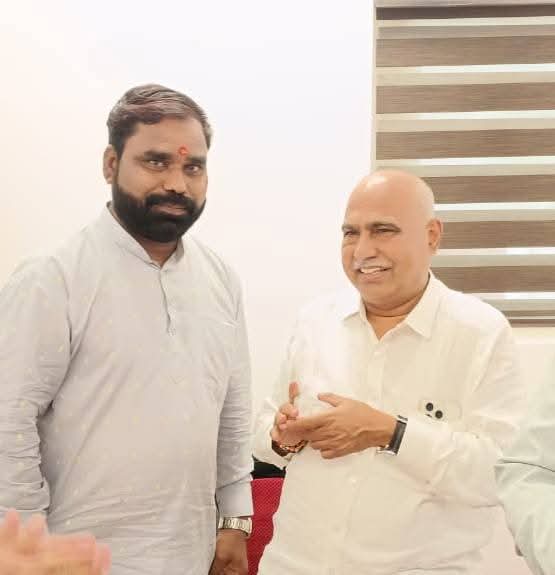 NagleRavinagle's tweet photo. भारतीय जनता पार्टी के यशस्वी प्रदेश अध्यक्ष श्री हेमंत खंडेलवाल को जन्मदिन की हार्दिक शुभकामनाएं बाबा महाकाल सदा आप पर कृपा बनाए रखे आप स्वस्थ रहें दीर्घायु हो ईश्वर से प्रार्थना करते हैं @Hkhandelwal1964 @ChouhanShivraj @Alok_SharmaBJP @DrMohanYadav51 https://t.co/SUfpRcNu6U