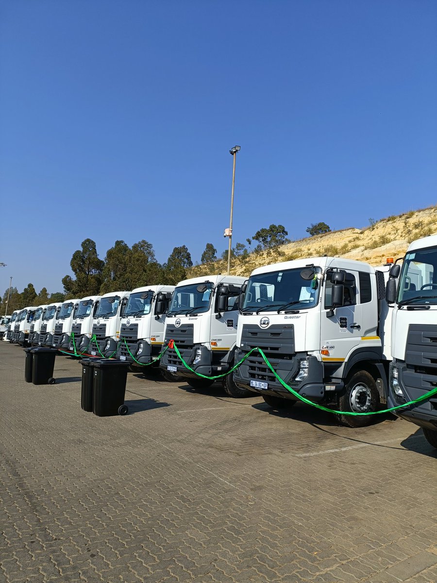 CleanerJoburg's tweet image. MMC EISD cllr @JackSekwaila officially unveiling and speaking on the importance of  How the truck&apos;s will be utilised and our Separation at Source initiatives #ReduceReuseRecycle @CityofJoburgZA