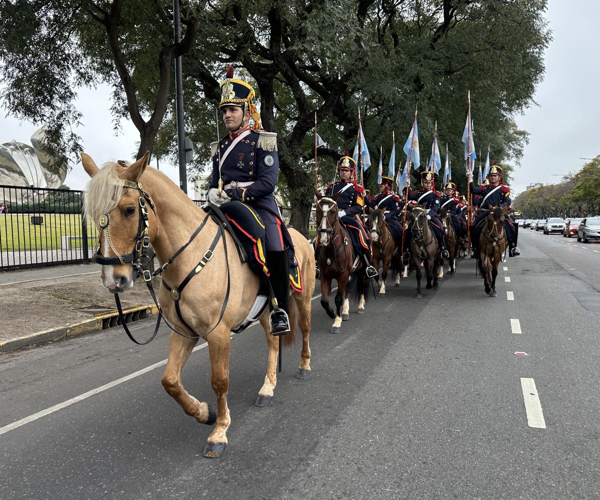 ¡Buen miércoles para todos!  🇦🇷 🐴#BuenMiércoles #FelizMiércoles    #HerederosDelLibertador #UnRegimientoConHistoria #SomosHistoriaViva #Granaderos
