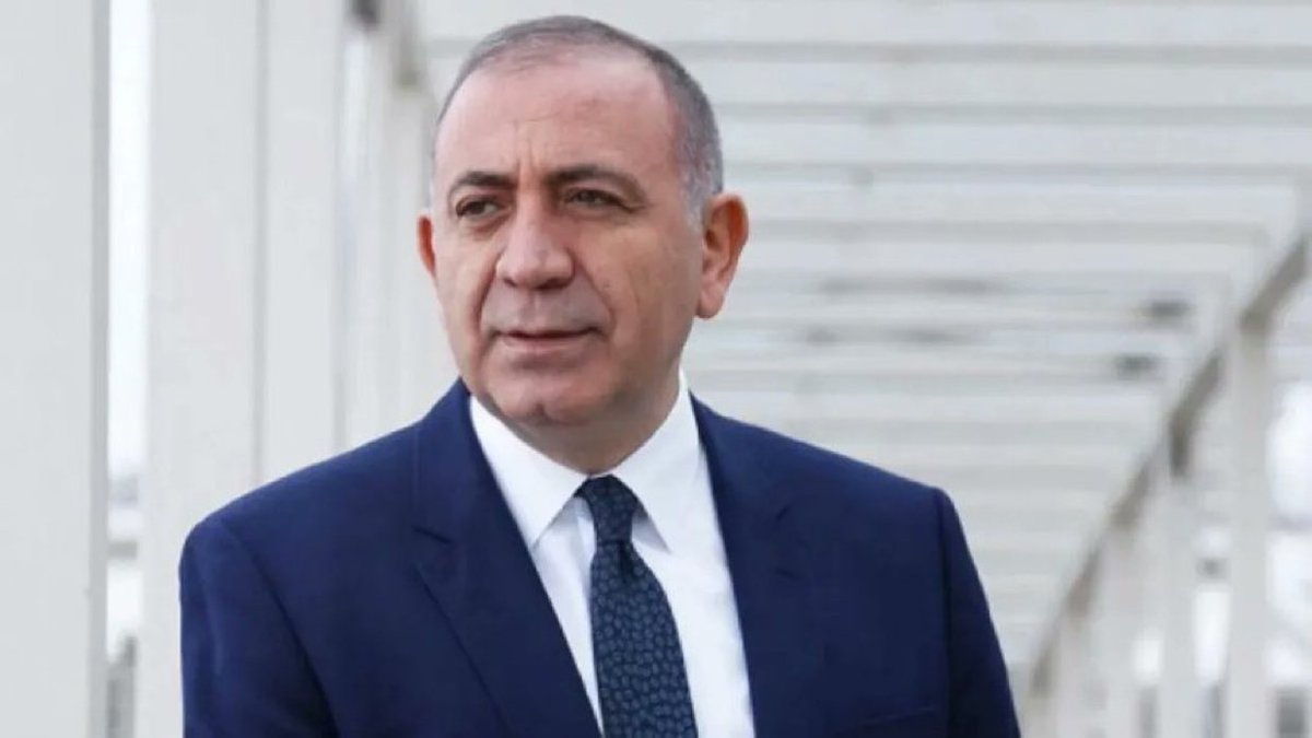 Gürsel Tekin: 

Kimseyi üzmek istemem. Partiyi bu duruma ben getirmedim.

Ortada bir cenaze var, o cenazeyi kaldırmayalım koksun mu?

Partiden ihraç edildiğim hemen açıklandı. 
İtirafçı olup da halen parti üyesi olan bildiğim 7 kişi var. Onlara dokunulmuyor.