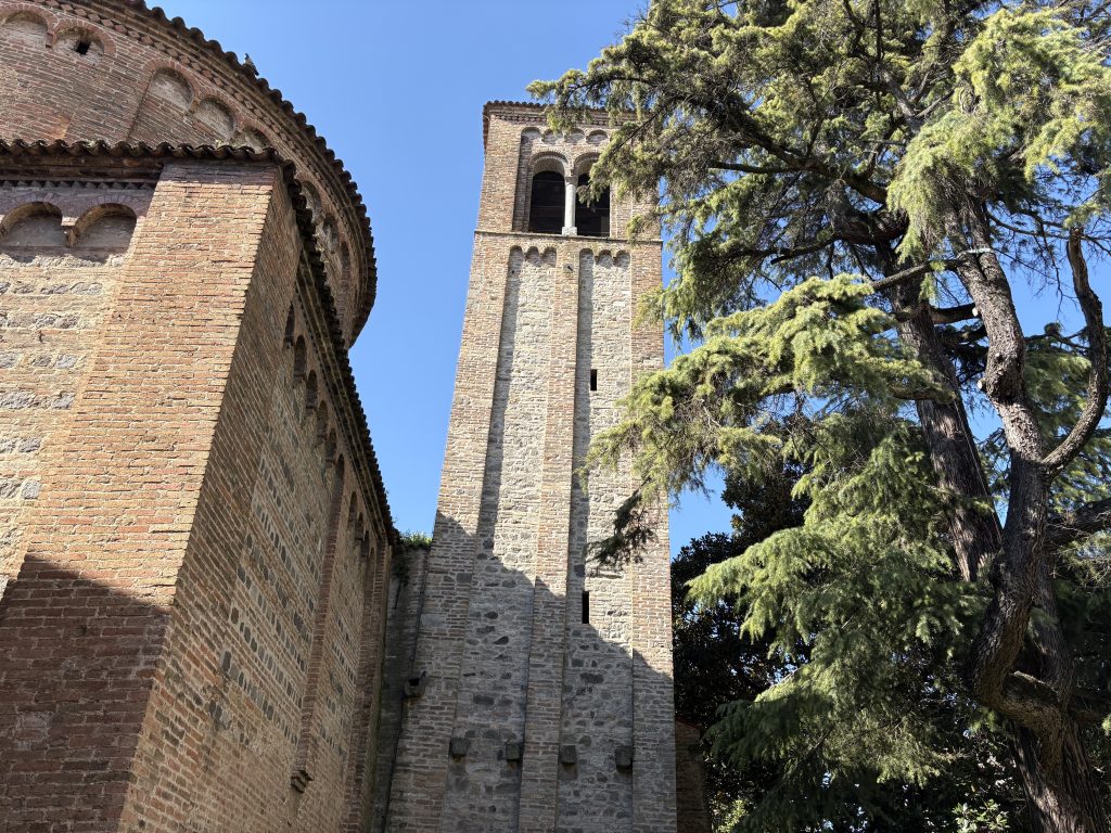 Con #BorghidItalia alla scoperta di #Este (#Padova)
La città, situata a meridione dei Colli Euganei, è un vero scrigno di arte e storia

Oggi #7settembre ore 12.15 su #TV2000
📺 Canale 28 |📡 157 Sky | 📲 App #Play2000

<a href="/MarioPlacidini/">Mario Placidini</a> <a href="/comuni_anci/">comuni_anci</a> <a href="/RegioneVeneto/">Regione del Veneto</a> <a href="/comunepadova/">Comune di Padova</a>
