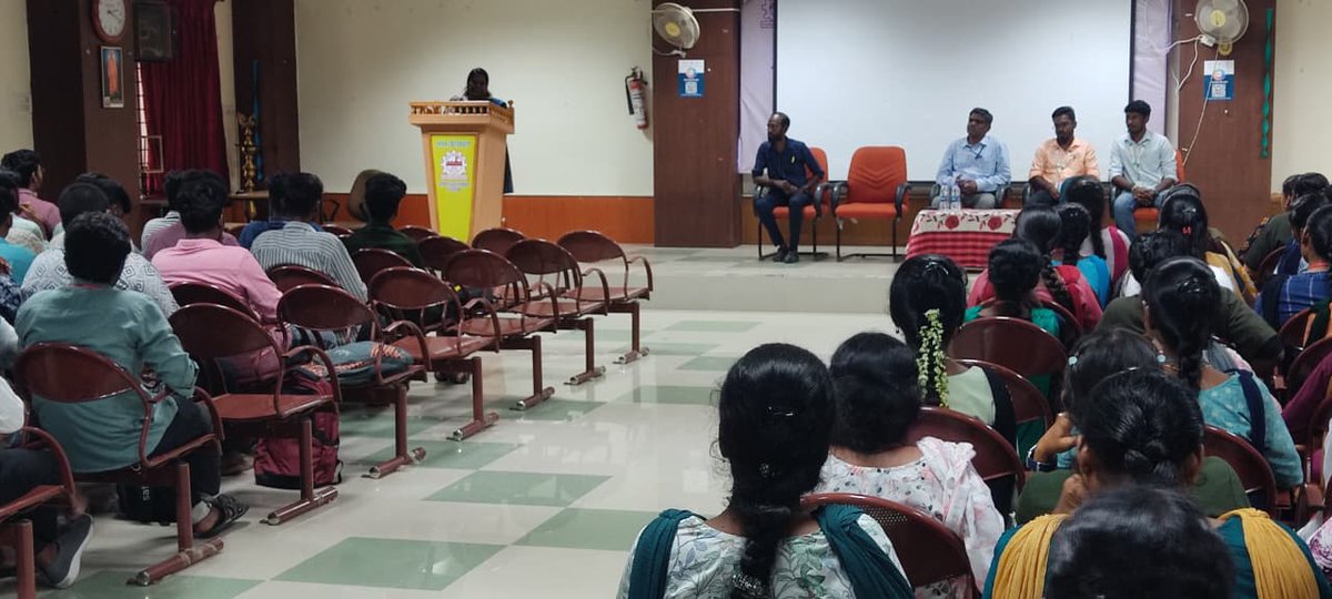 UCEV4's tweet photo. “One day Orientation Programme” on preparation of Govt. Exams by Veranda Race is organized by Training and Placement Cell @UCEV on 30-08-2025. Third year &amp; Final year students were participated in the programme.Dean Dr.R.Senthil &amp; Placement Officer Dr.A.Saraswathi chaired session https://t.co/FyYQBv487A