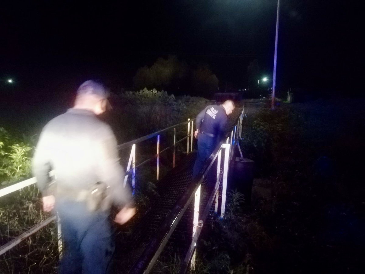 DMSPDGO's tweet image. ⚠️🌧️ Se mantiene recorrido preventivo en la colonia cinco de mayo por parte de elementos preventivos de la Policía Municipal en coordinación con Dirección Municipal de Protección Civil y Bomberos de Durango.
Ante cualquier emergencia comunícate al número 911 🚨👮🏻♀️