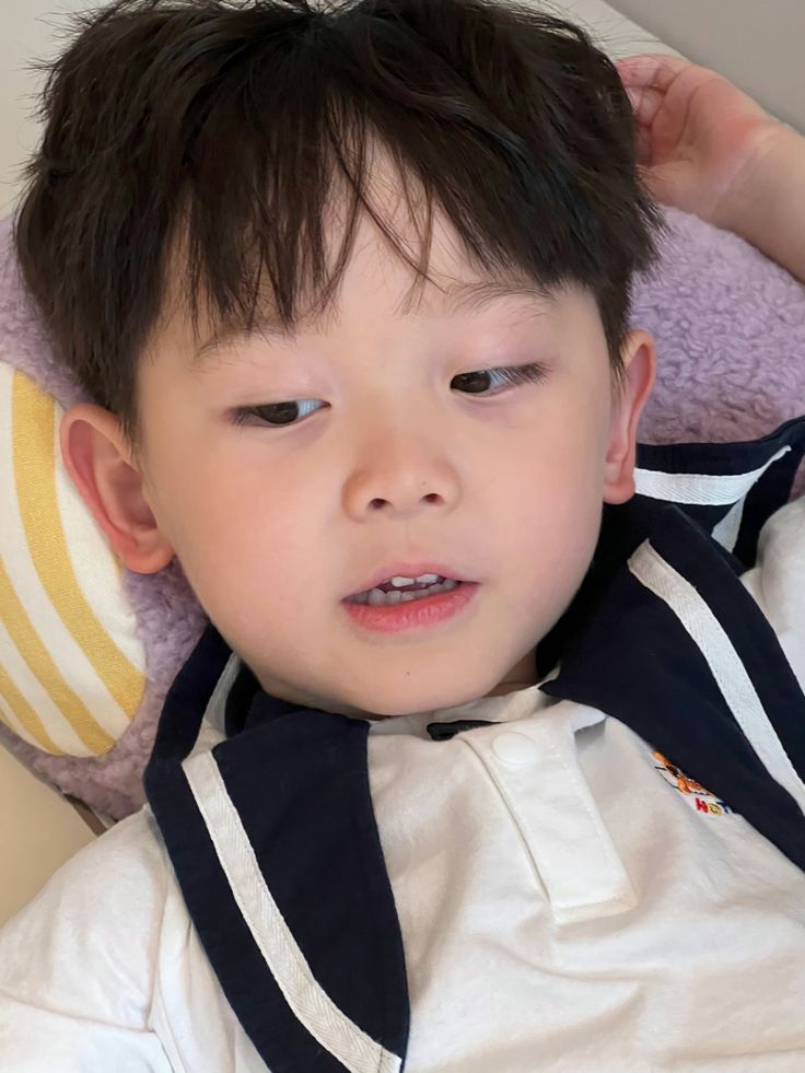 Terpantau dia masih betah jadi orang kaya. Menolak segala bujukan dan rayuan. Bahkan Mamang Iyud yang bujuk pun dia gak mau pulang

- Joe