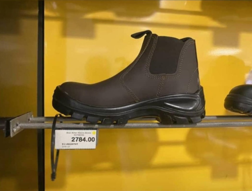 Professor_120's tweet image. Ngee omwa mono ndili meeningo noma boots ange efiinge eike.