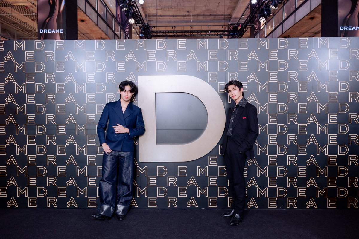 “#วินเมธวิน” นำทีมคนดังสะเทือน SPHERE GALLERY ในงาน “DREAME HOME: DREAM FOR ALL” พร้อมคู่จิ้นสุดฮอต “#โอมเฟริสท์ ” เสิร์ฟโมเมนต์หวานเจี๊ยบ ฟินล้นฮอลล์

🔗 อ่านต่อ facebook.com/share/p/1AfMbB…

#winmetawin 
#DREAMExWinmetawin
#OhmSarit #First_Chalongrat
#DreamHome