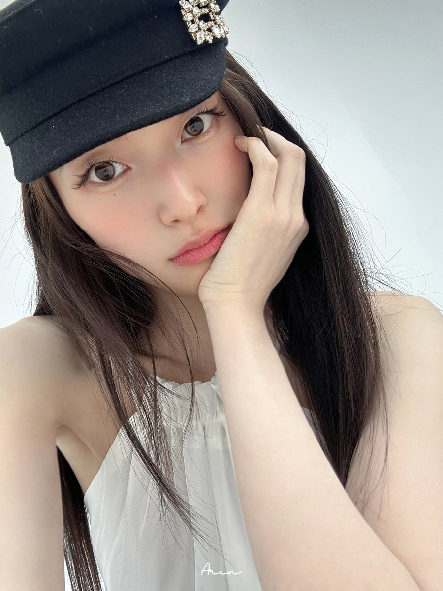 [📸]
DAZED

🔗weverse.io/arin/media/0-1…

#아린 #Arin