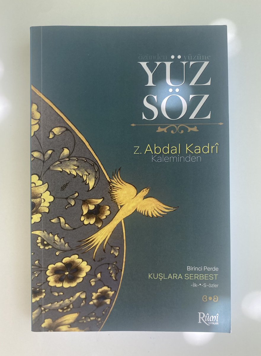 Artık gam yeme
Burada
Şimdi olan üzerinde
Bir karar yetkisi olan
Ayrı bir varlık yoktur

Bir sonraki nefesi ayarlayan
Hiç bilinmeyen bu güce güven
TAM olarak rahatla
Belirsizliği kucakla

Yegâne varlığın
Büsbütün akışı olan
HAYYatın
Sen-ifadesini
Kendiliğinden
Hareket ettirmesine