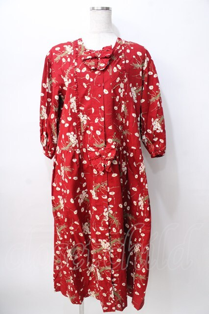 最終セール♡ピンクハウス♡赤いコート♡ティペット取り外し可♡ PETER RABBIT ™ Cherry Berry Rabbits｜ピンクハウス