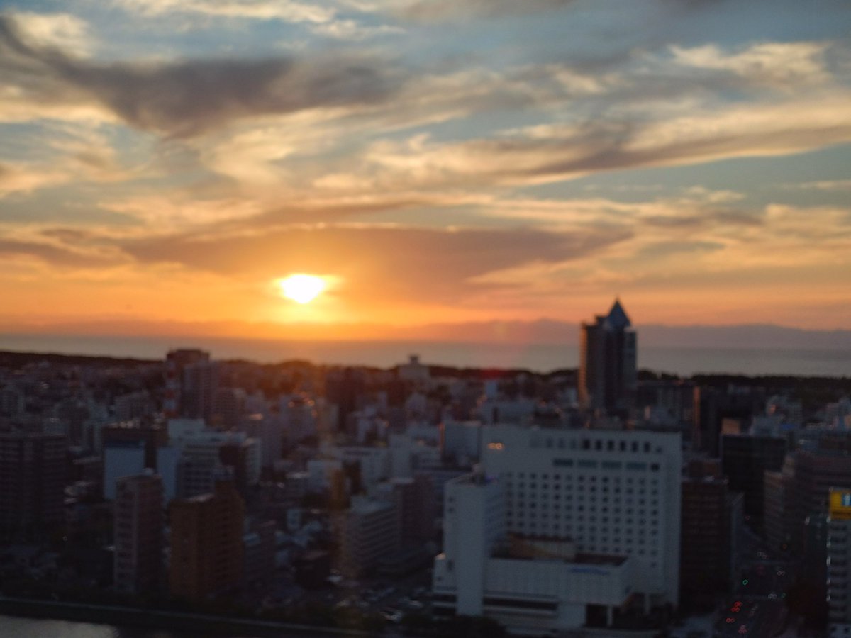 佐渡がクッキリ🌇が綺麗です❗️