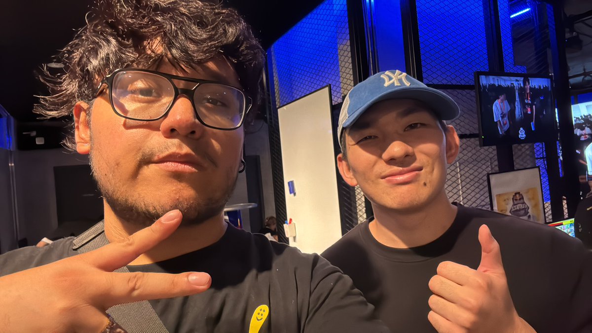 🐞 LG/CS3 MkLeo 🐞 (@akimkleo) on Twitter photo At sumapa! Im so excited to play today! 
Club smash gonna kill it today 😎
Reunited with my goat!
#RedBullGamingSphereTokyo At sumapa! Im so excited to play today! 
Club smash gonna kill it today 😎
Reunited with my goat!
#RedBullGamingSphereTokyo