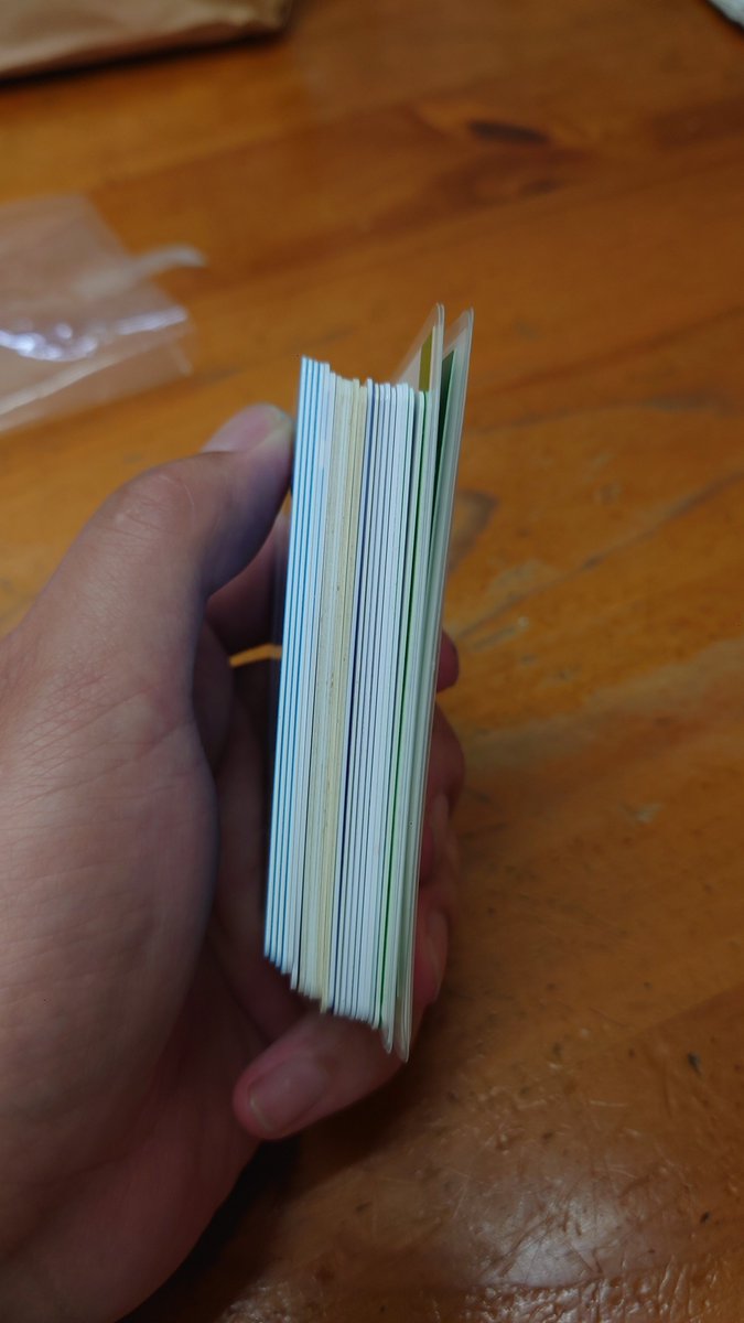 本日、高校卒業から約10年働いた会社を退職しました🥹

10年間で取得した資格の厚みがこちらです。