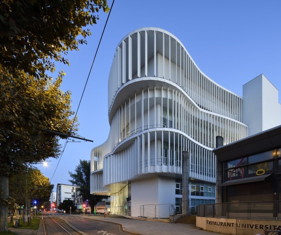 Besuchen Sie morgen den Informationsstand des Europäischen Parlaments an der Universität Straßburg!
Von 11–17 Uhr in der Eingangshalle der Bibliothek "Studium".
Entdecken Sie die Praktika, Karrierewege &amp; Kulturangebote des Europäischen Parlaments! 🇪🇺
