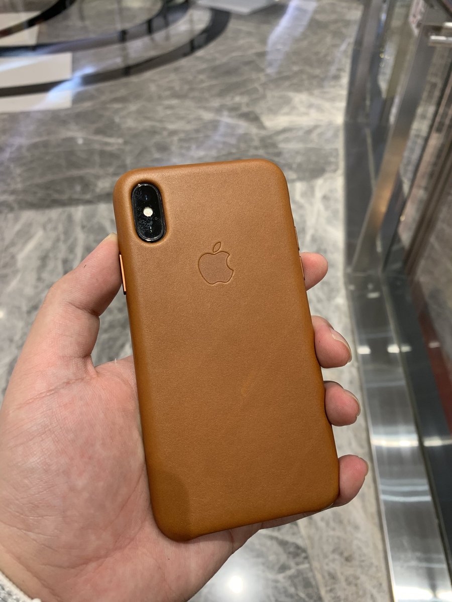 VerdeSelvans's tweet image. Apple needs to bring back leather cases frfr