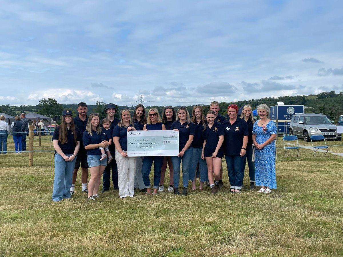 Diolch yn fawr iawn i Cynwyl Elfed YFC sydd wedi codi £2,000 ar gyfer y #CronfaDdymuniadau⭐

Trefnodd CFfI Cynwyl Elfed amrywiaeth o ddigwyddiadau codi arian dros y ddwy flynedd ddiwethaf i godi'r arian

Darllen y stori’n llawn yma: elusennauiechydhyweldda.gig.cymru/newyddion/newy…
