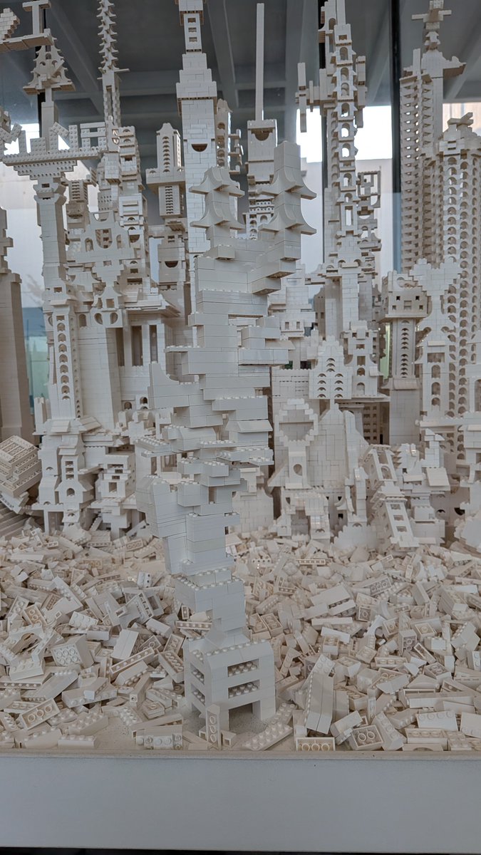 也是沒想到會在北美館堆很久的積木