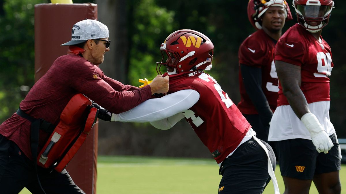 Six quick takeaways from Commanders' defensive depth chart commanderswire.usatoday.com/story/sports/n…