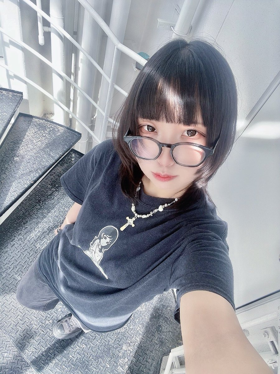 9月になりましたね✨🍨🤍

暑くてだらっとしがちだった気持ちを切り替える為にブルバつけてみました🔥

あと髪型も変えて、靴も地味に変えました、、、꙳◝👟

9月はコンパニオンのお仕事や来店のお仕事を頂けましたので全力で頑張ります❤️‍🔥

どうぞよろしくお願いいたします‼️✨️

 #ブルバ