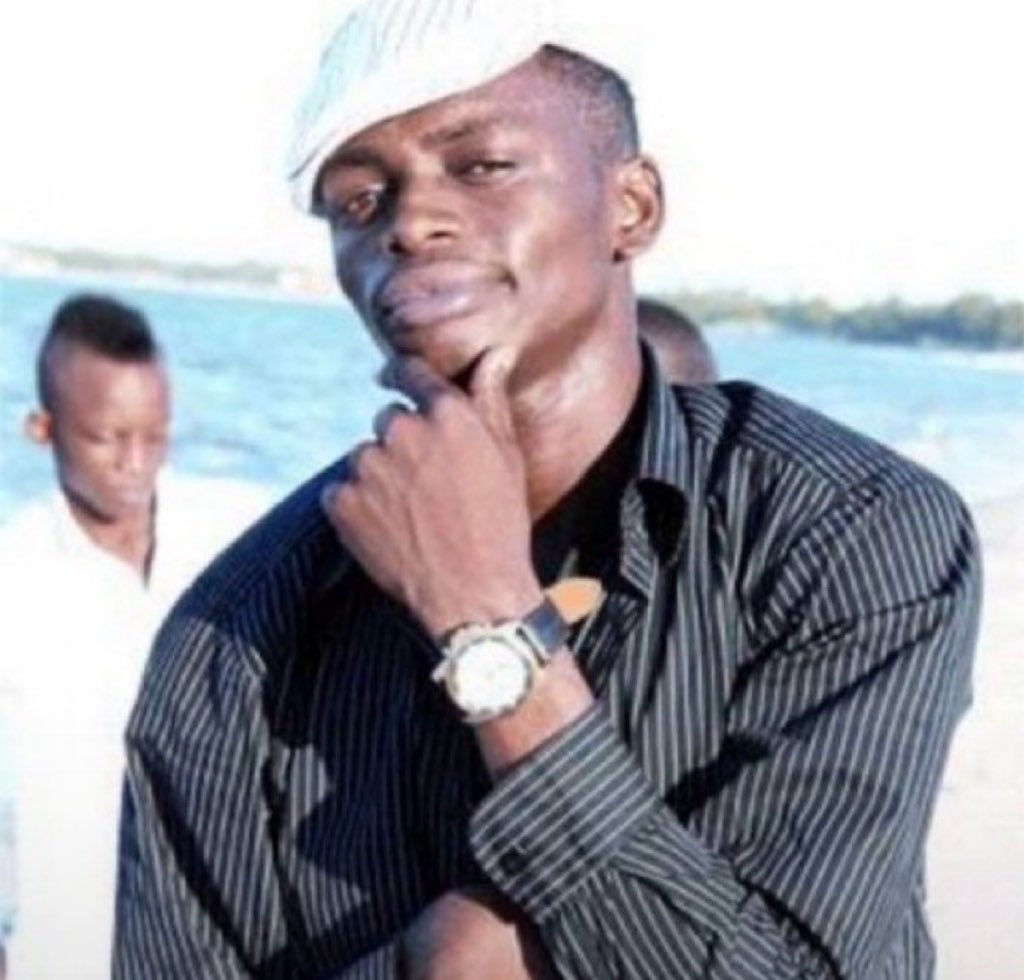 MK 7bits # (@kabaisa_jr) on Twitter photo Dogo baada ya kujipata kimaisha kamkana baba ake mzazi mbele ya camera kwa kulishwa maneno ya chuki na mama ake mzazi kwa sisi waisilam tunaamini Pepo zetu zipo kwa wazazi wetu ukikosa radhi ya mzazi mmoja basi umepata hasara' aijalishi utakuwa tajiri kiasi gani mpaka Leo baba Dogo baada ya kujipata kimaisha kamkana baba ake mzazi mbele ya camera kwa kulishwa maneno ya chuki na mama ake mzazi kwa sisi waisilam tunaamini Pepo zetu zipo kwa wazazi wetu ukikosa radhi ya mzazi mmoja basi umepata hasara' aijalishi utakuwa tajiri kiasi gani mpaka Leo baba