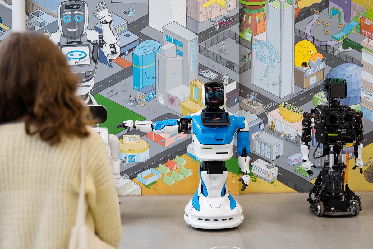 ⚡️A business robot? It's more than that!

Promobot is primarily for your customers. Modern service requires both technical excellence and engaging experiences. Our robots combine flawless operational performance with charming interactions that customers remember - and return for.