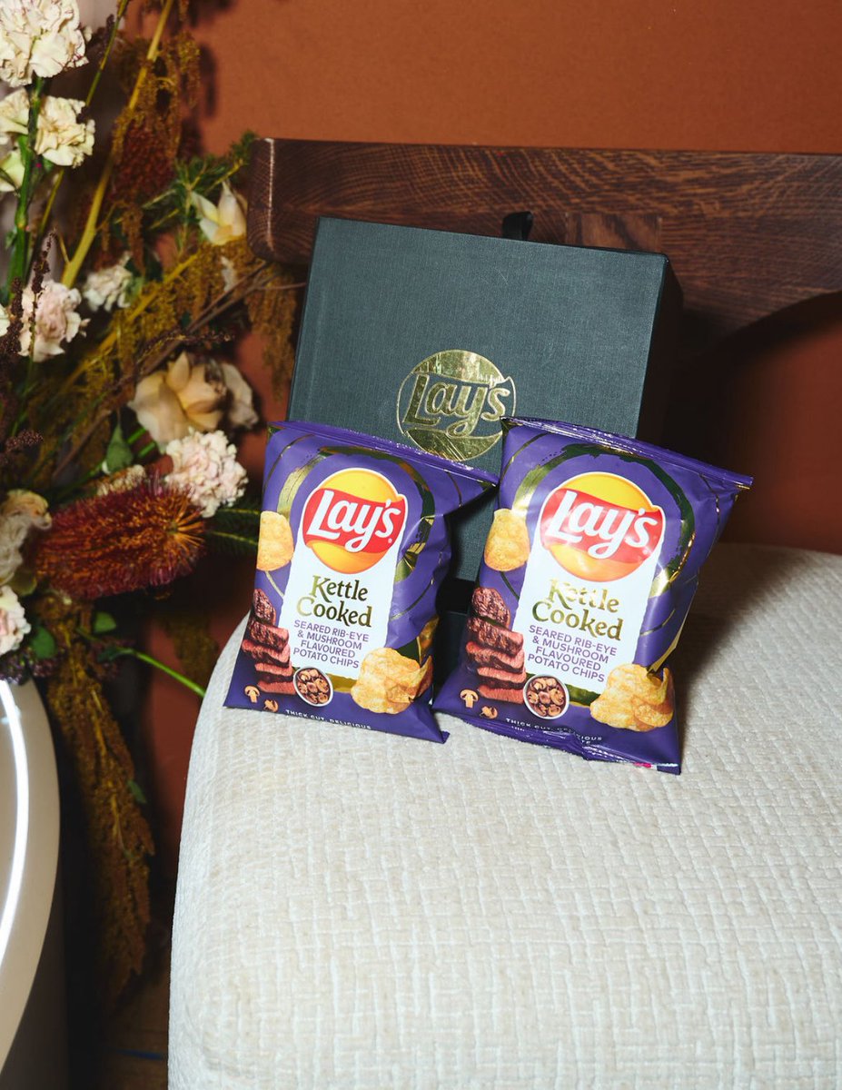 Thaso 🫶🏾 (@_thaso) on Twitter photo Last night was the official launch of the <a href="/LaysSouthAfrica/">Lay's South Africa</a> #LaysKettleCooked crisps!
The 3 flavours are mouthwatering, I already chose my fighter 👌
🥩🍄🟫Seared Rib Eye and mushroom has my heart ….
#BestKeptCrisp Last night was the official launch of the <a href="/LaysSouthAfrica/">Lay's South Africa</a> #LaysKettleCooked crisps!
The 3 flavours are mouthwatering, I already chose my fighter 👌
🥩🍄🟫Seared Rib Eye and mushroom has my heart ….
#BestKeptCrisp