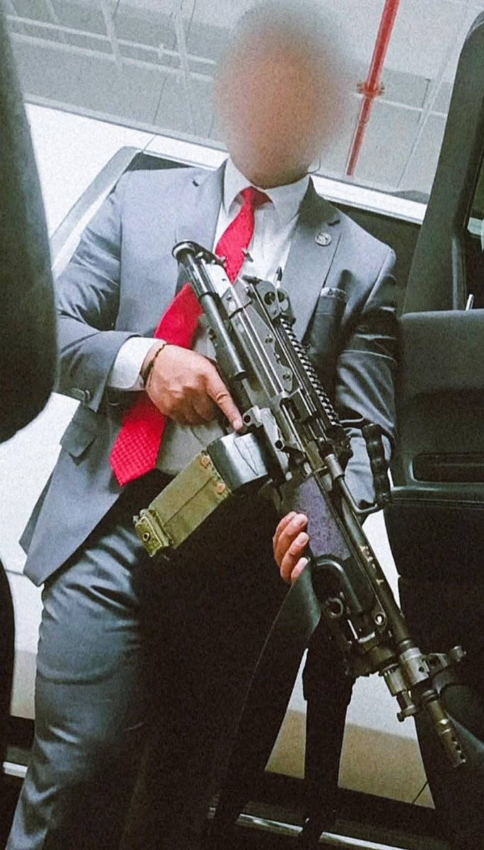 Federal operator from Mexico's new SSPC assigned as bodyguard for senior officials.
#Mexico