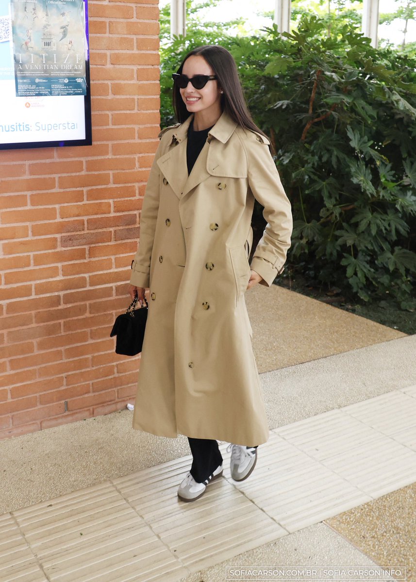 « Adidas Samba sneakers have evolved significantly from their origins as a soccer shoe.

One recent Samba outfit to draw inspiration from is that of actress Sofia Carson.

Carson was spotted in a casual yet chic Adidas Samba outfit. She styled her white and black pair with black