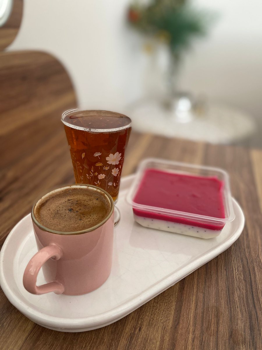 yelizzkcl's tweet photo. #Coffeeetime โ https://t.co/sjWCtIHvbS