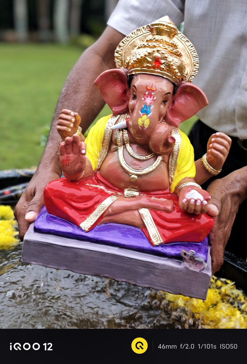 Ganesh Visarjan 2025 ♥️
Shot on #iQOO12 
#ShotonIQOO 
#ShotOnSnapdragon 
<a href="/nipunmarya/">Nipun Marya</a>