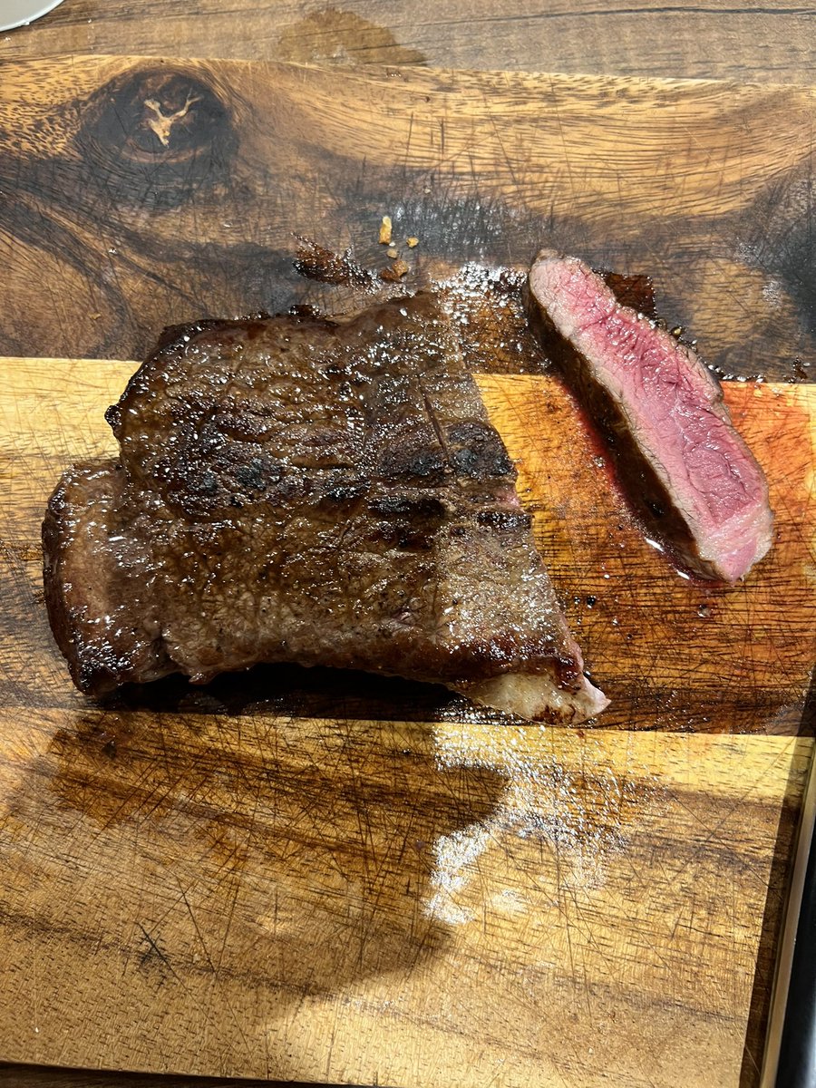 When <a href="/AldiUK/">Aldi Stores UK</a>  try to pass off topside beef as  Sirloin steak 😂 #marriedtoanexbutcher