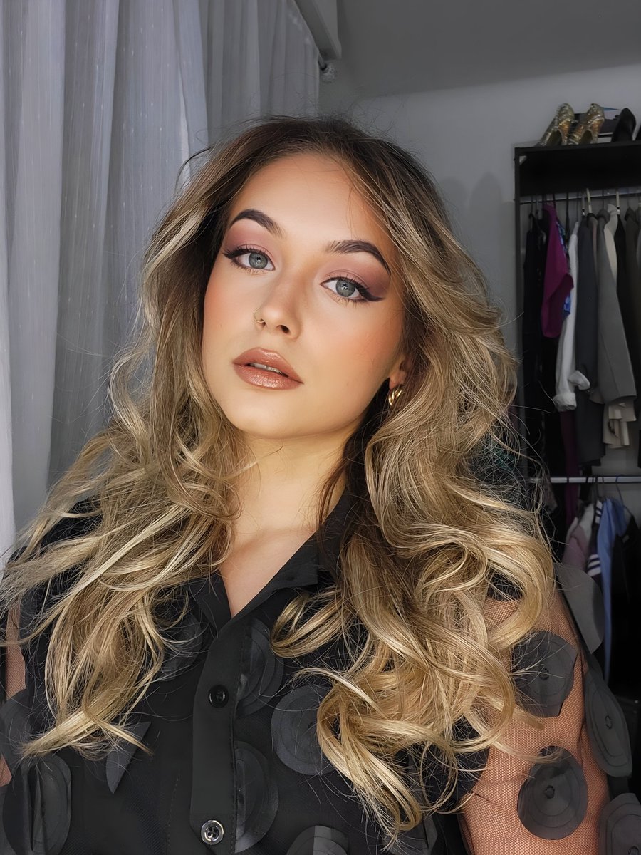 #WomanCrushWednesday - <a href="/MilaSmidt/">Mila Michelle Smidt 👑</a>