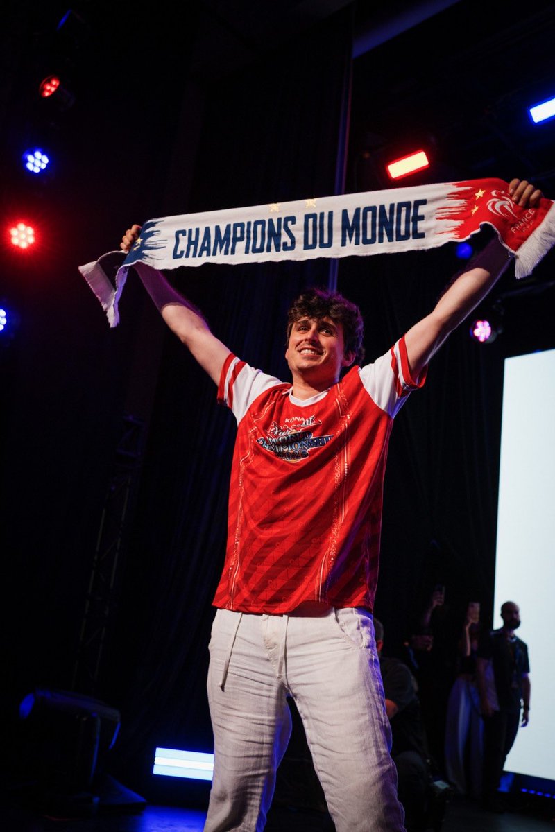 ADNanime's tweet photo. Que c'est bon d'être fan de Yu-Gi-Oh! ✨

🏆 Julien Kehon champion du monde 2025

🇫🇷 La VF de The Darkside of Dimensions après 9 ans d'attente (diffusion le 20/09 au @pathefrance Nice Lingostière)

🖼️ Yu-Gi-Oh! Exhibition

📚 L'édition Millénium en 2026 chez @EditionsKana https://t.co/CfNOhJkKa3