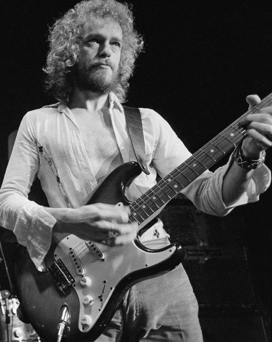 DDuzelier31403's tweet photo. Happy Wednesday everyone. Have a good day in music. ✌🎵🎤🎸🎶🔊
Happy 78th Birthday to the Guitar Hero Eric Bell original guitarist for Thin Lizzy. #HappyWednesday #HappyBirthday #EricBell #ThinLizzy #RockOn #onthisday
Get well soon Tracy 🙏🫂 https://t.co/Ixmy2iXxoL