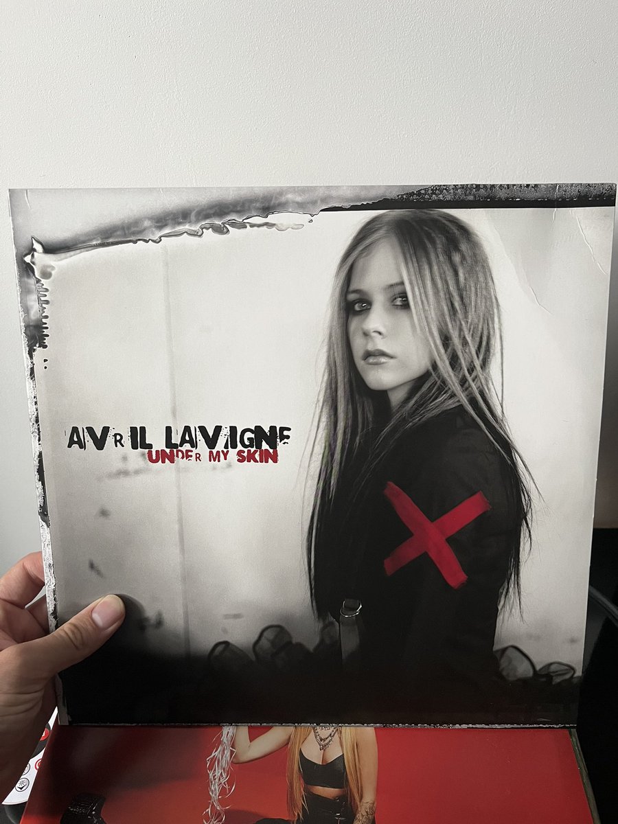 Avril2000s's tweet photo. My birthday gifts! 🥰🥰🥰 https://t.co/ment03payF