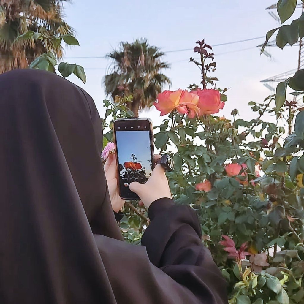 ...

هُدوءُ مظهَرِك ، رُغمَ الحرب التي بداخِلك 
هذا بحدَّ ذاتهِ انتِصار .✨
..
🌹#مســـــااائكم سعادة دائمة 🌹