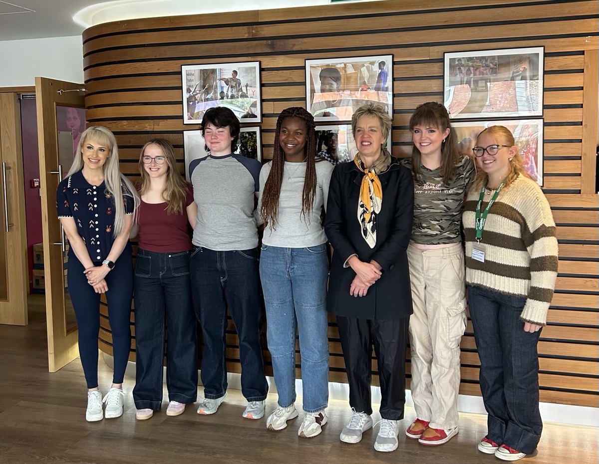 Delighted to meet this morning with the great team from ⁦<a href="/laurelhillsec/">Laurel Hill Secondary School FCJ</a>⁩ - winners of the ⁦<a href="/Concern/">Concern Worldwide</a>⁩ schools debates.

Well done all!